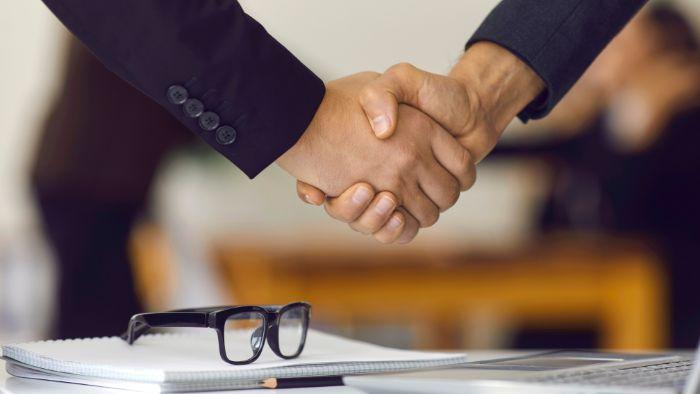 Quais estratégias são recomendadas para empresas do setor moveleiro?