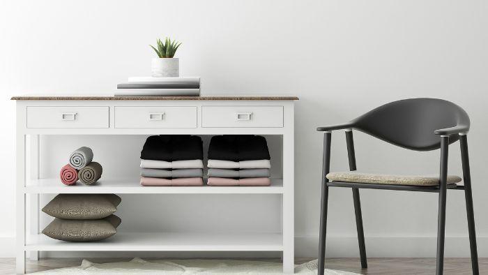Como a tendência "menos é mais" pode influenciar o design de móveis?