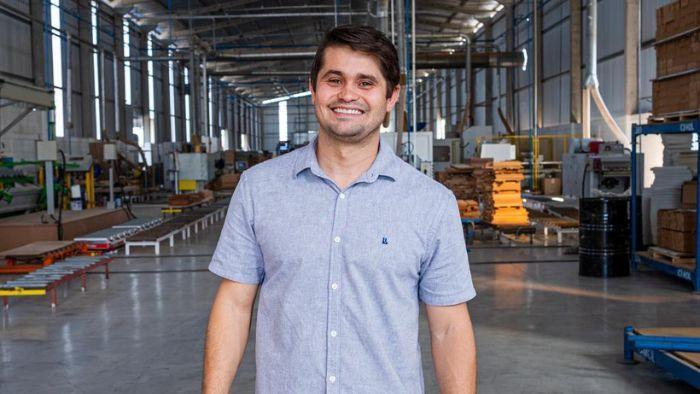 Logística reversa: o que é e como pode beneficiar empresas do setor moveleiro?