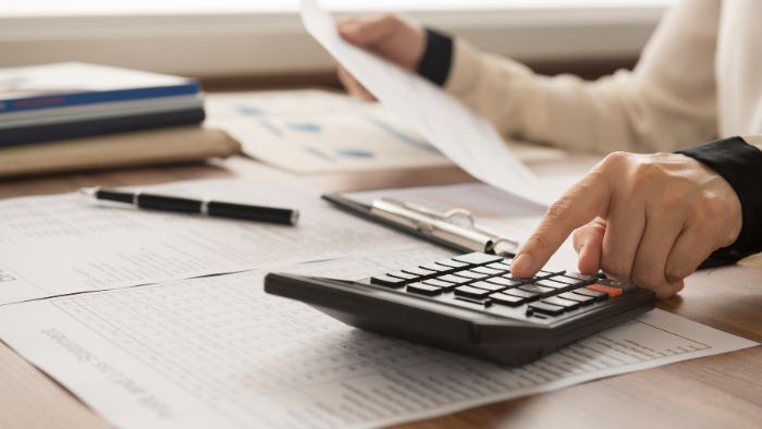 Como implementar boas práticas financeiras no mercado de móveis?