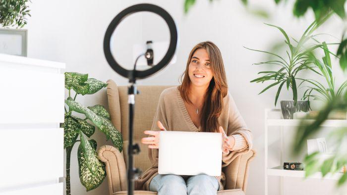 Influenciadores: quais são as principais estratégias para empresas moveleiras?