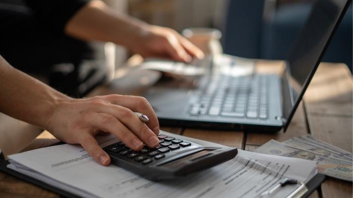Certificações e normas de qualidade: quais são as principais para indústrias moveleiras?