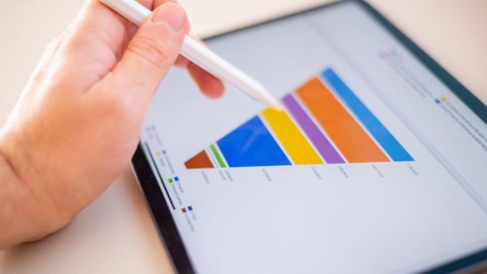 Como vender mais e melhorar a experiência do cliente na sua empresa moveleira?