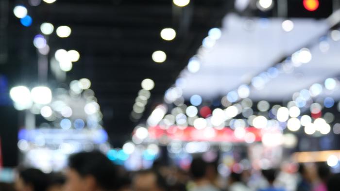 Como os eventos têm impulsionado a inovação e a colaboração no setor moveleiro?
