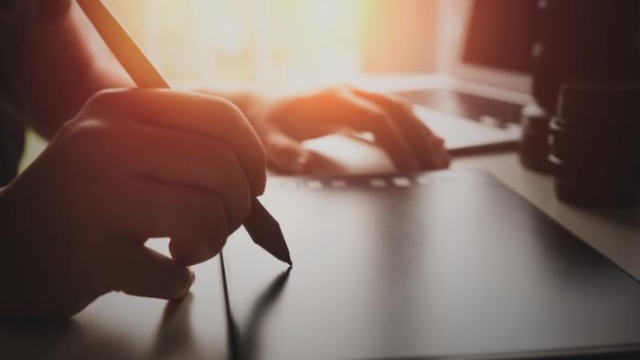 Como as empresas moveleiras podem criar conteúdos atrativos nas redes sociais atualmente?