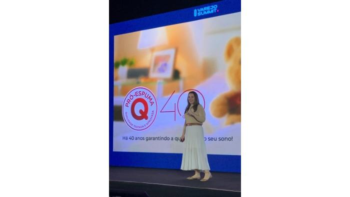 Em evento, Débora Fernandes, diretora-executiva do Iner, fala sobre as tendências do mercado do sono