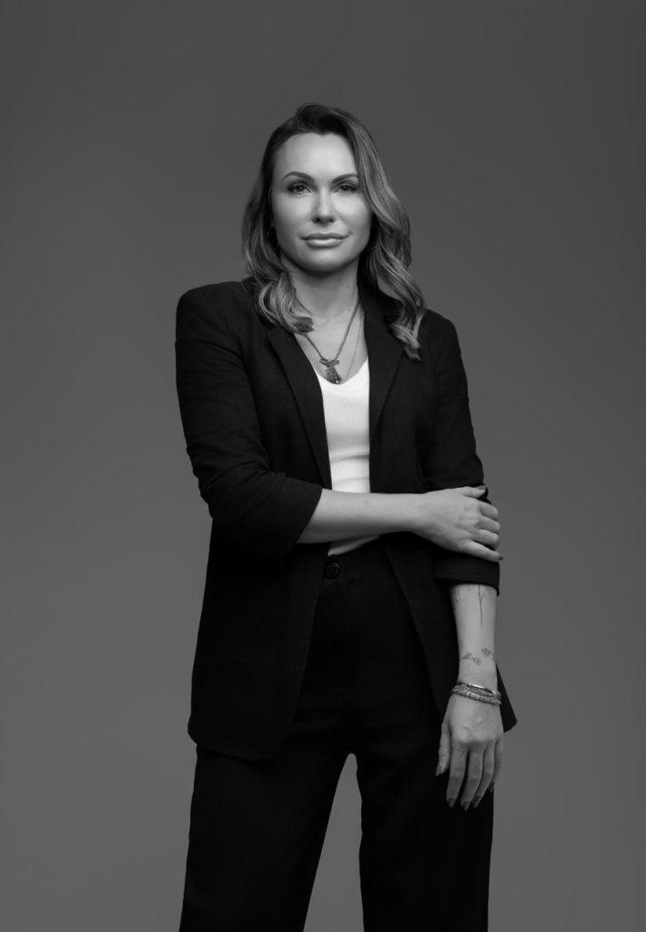 De acordo com Caroline Cusin, consultora de Marketing da Multimóveis, a transformação digital melhora a experiência do cliente e ajuda as empresas a anteciparem tendências, criando novas oportunidades de crescimento.