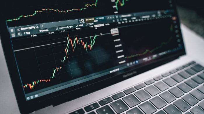 Radiografia do mercado de móveis: uma análise estratégica da enquete aplicada em fevereiro de 2025 e das perspectivas para o ano