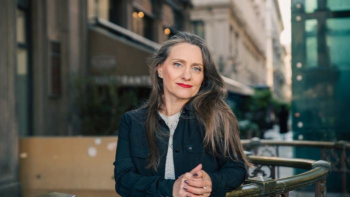 Plataforma Setor Moveleiro, em parceria com a designer Juliana Weiss, faz cobertura especial de evento em Milão, na Itália