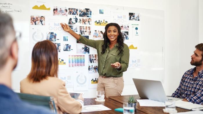Como ter uma visão estratégica no setor moveleiro e ser capaz de adaptar a empresa às novas demandas e tendências?