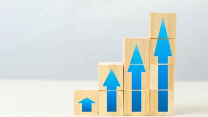 Navegando em 2025: o cenário macroeconômico e suas aplicações estratégicas para o setor moveleiro B2B