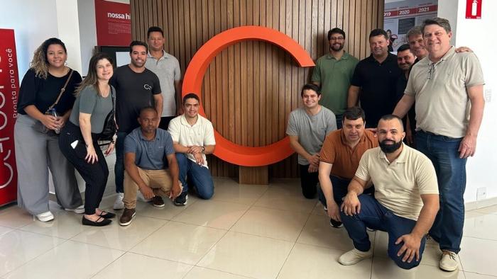O intercâmbio técnico e institucional entre os polos moveleiros de Mirassol e Linhares